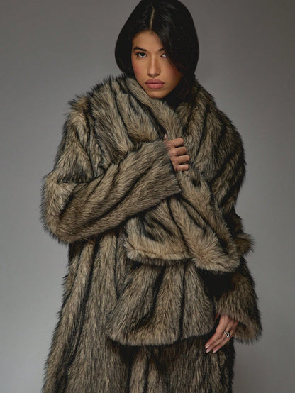 Manteau Long en Fausse Fourrure | Col Écharpe Élégant et Design Raffiné
