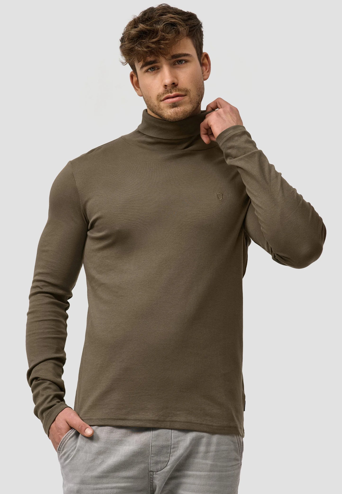 Pull à Col Roulé Homme – Style Minimal et Moderne